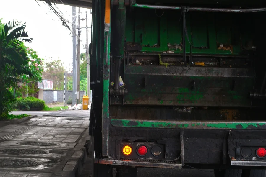 How Garbage Removal Services Can Help Declutter Your Home in Bronx NY